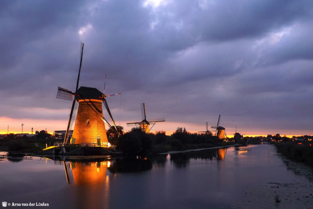 molens-Kinderdijk_bew_tonemapped.jpg